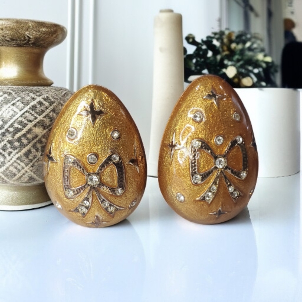 CAROLEE Vintage Enamel Russian Egg Clip-on Earrings